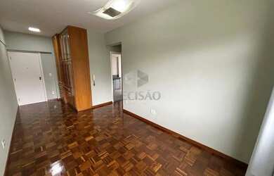 Imagem: O apartamento possui 1 Dormitório, 1 Banheiro, 1 Vaga na garagem