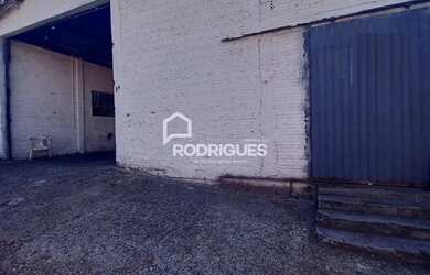 Imagem: O depósito possui 384m² de Área e Imóvel novo e está localizado