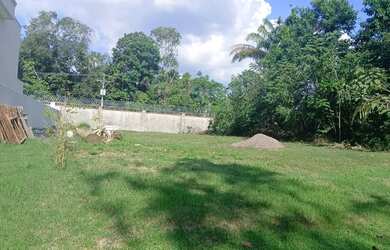 Imagem: O terreno à venda possui e está localizado em Ponta Negra