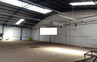 Imagem: O depósito possui 5 Vagas na garagem, 5800m² de Área e está