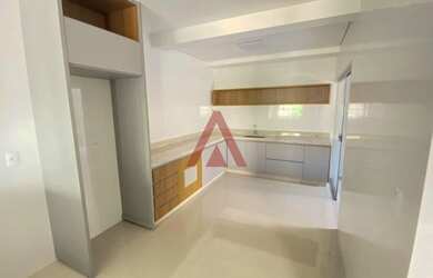 Imagem: A casa possui 4 Dormitórios, 4 Banheiros, 2 Vagas na garagem