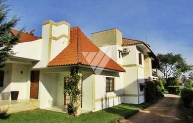 Imagem: A casa em condomínio possui 4 Dormitórios, 4 Banheiros, 3