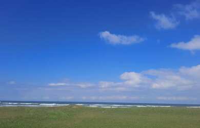 Imagem 1: Terreno de 330 metros quadrados a venda por 260 mil, em frente ao Mar