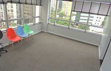 Imagem: O depósito possui 4 Vagas na garagem e 187m² de Área e está