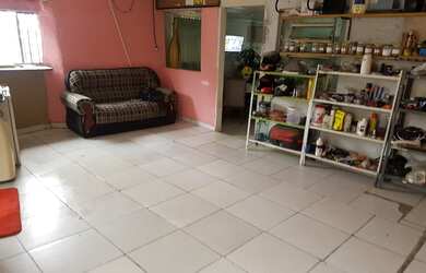 Imagem: A casa possui 2 Dormitórios, 2 Banheiros, 1 Vaga na garagem