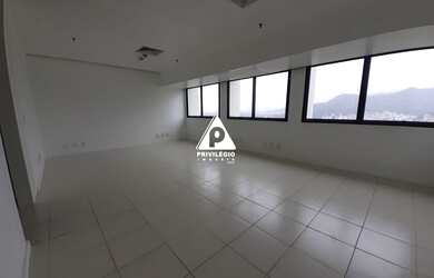 Imagem: O depósito possui 45m² de Área e está localizado em Barra