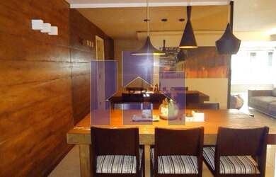 Imagem: O apartamento possui 4 Dormitórios, 5 Banheiros, 2 Vagas na