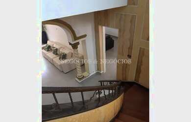 Imagem: A casa possui 5 Dormitórios, 3 Banheiros, 5 Vagas na garagem