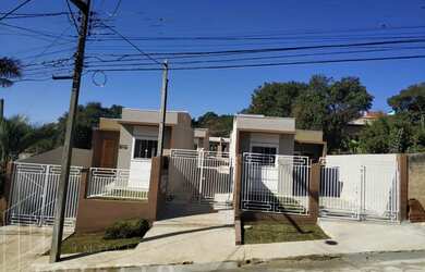 Imagem: A casa possui 2 Dormitórios, 1 Banheiro, 1 Vaga na garagem