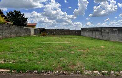 Imagem: O terreno possui 780m² de Área e está localizado em Cravinhos