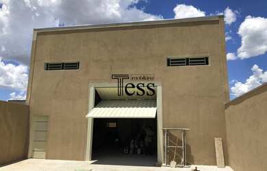 Imagem: O depósito possui 4 Vagas na garagem, 127m² de Área e está