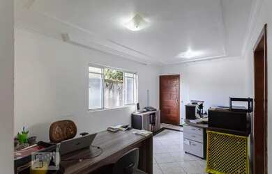 Imagem: O apartamento possui 3 Dormitórios, 2 Banheiros, 68m² de Área