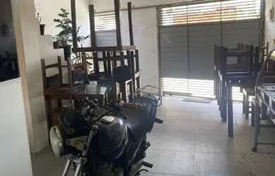 Imagem: A casa possui 2 Dormitórios, 1 Banheiro, 1 Vaga na garagem