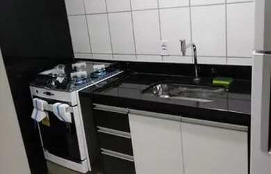 Imagem: O apartamento possui 2 Dormitórios, 1 Banheiro, 1 Vaga na garagem