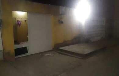 Imagem: A casa possui 4 Dormitórios, 2 Banheiros, 1 Vaga na garagem
