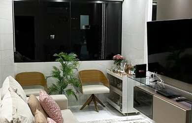 Imagem: O apartamento possui 2 Dormitórios, 1 Banheiro, 1 Vaga na garagem