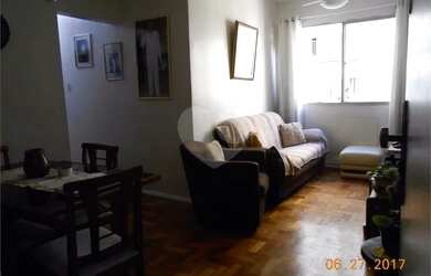 Imagem: O apartamento possui 3 Dormitórios, 1 Banheiro, 1 Vaga na garagem