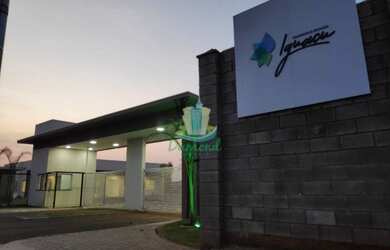 Imagem: O terreno à venda possui 300m² de Área e está localizado