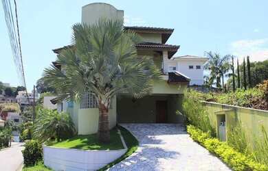 Imagem: A casa em condomínio possui 4 Dormitórios, 5 Banheiros, 2