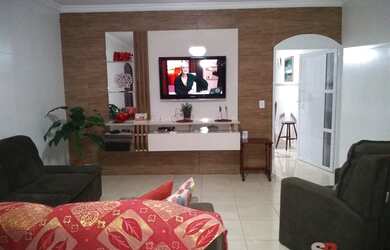 Imagem: A casa possui 2 Dormitórios, 2 Banheiros, 1 Vaga na garagem