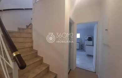 Imagem: A casa possui 2 Dormitórios, 3 Banheiros, 2 Vagas na garagem