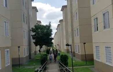 Imagem: O apartamento possui 2 Dormitórios, 1 Banheiro, 1 Vaga na garagem