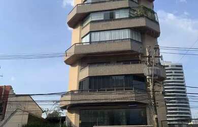 Imagem: O apartamento possui 5 Dormitórios, 5 Banheiros, 2 Vagas na