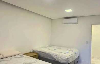 Imagem 10: Residência de Luxo com Piscina, Jacuzzi e Espaço Gourmet Completa e...