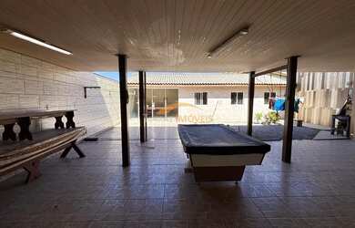 Imagem: A casa possui 2 Dormitórios, 4 Banheiros, 262m² de Área