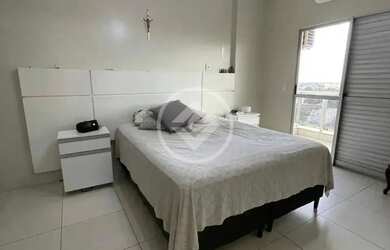 Imagem: O apartamento possui 4 Dormitórios, 3 Banheiros, 2 Vagas na