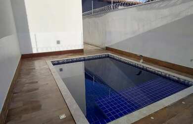 Imagem: A casa em condomínio possui 2 Dormitórios, 1 Banheiro, 2 Vagas