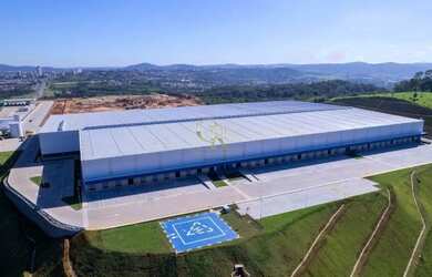 Imagem: O depósito possui 5 Vagas na garagem, 7.762m² de Área e