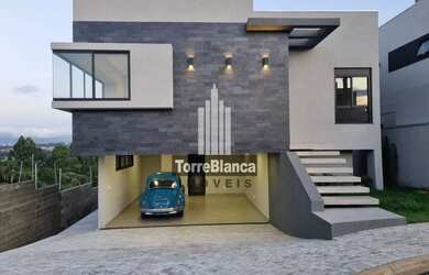 Imagem: A casa em condomínio possui 3 Dormitórios, 2 Banheiros, 4