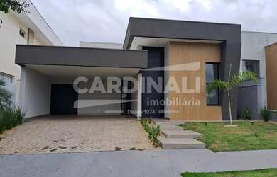 Imagem: A casa em condomínio possui 3 Dormitórios, 2 Banheiros, 4