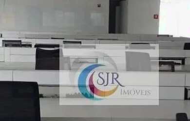 Imagem: O depósito possui 5 Vagas na garagem, 457m² de Área e está