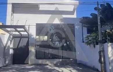 Imagem: O depósito possui 3 Vagas na garagem, 350m² de Área e está