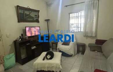 Imagem: A casa possui 3 Dormitórios, 4 Banheiros, 2 Vagas na garagem