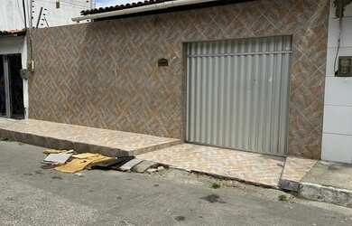 Imagem: Casa bem grande, com vizinhança agradável