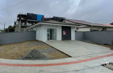 Imagem: O depósito possui 2 Vagas na garagem, 28m² de Área e está