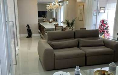 Imagem: O apartamento possui 3 Dormitórios, 3 Banheiros, 2 Vagas na