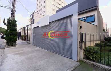 Imagem: O depósito possui 3 Vagas na garagem, 400m² de Área e está