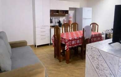 Imagem: A casa possui 2 Dormitórios, 1 Banheiro e está localizado