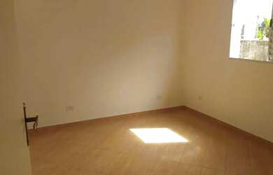 Imagem: A casa possui 3 Dormitórios, 3 Banheiros, 1 Vaga na garagem