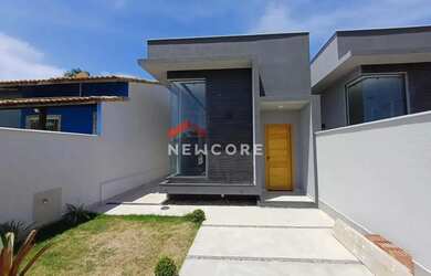 Imagem: A casa possui 3 Dormitórios, 3 Banheiros, 2 Vagas na garagem