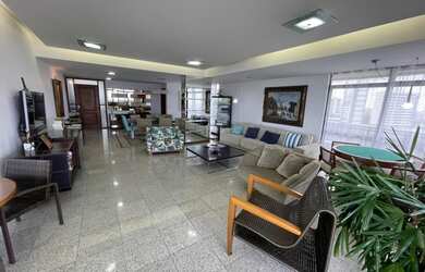 Imagem: O apartamento possui 4 Dormitórios, 5 Banheiros, 4 Vagas na