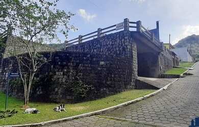 Imagem: O terreno possui 359m² de Área e está localizado em Itacurussá