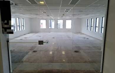 Imagem: O depósito possui 2 Vagas na garagem e 120m² de Área e está