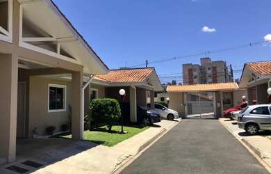 Imagem: A casa em condomínio possui 2 Dormitórios, 1 Banheiro, 2 Vagas