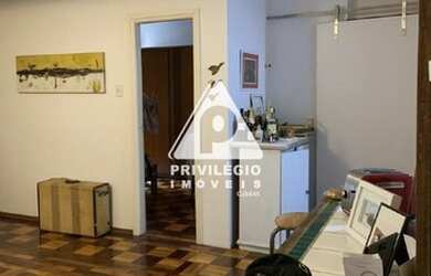 Imagem: O apartamento possui 2 Dormitórios, 1 Banheiro, 67m² de Área