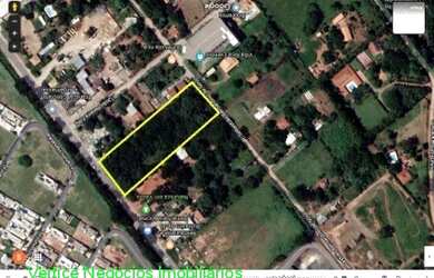 Imagem: O terreno possui 7.400m² de Área e está localizado em Chácara